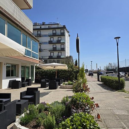 Hotel Helios Beach Milano Marittima Extérieur photo