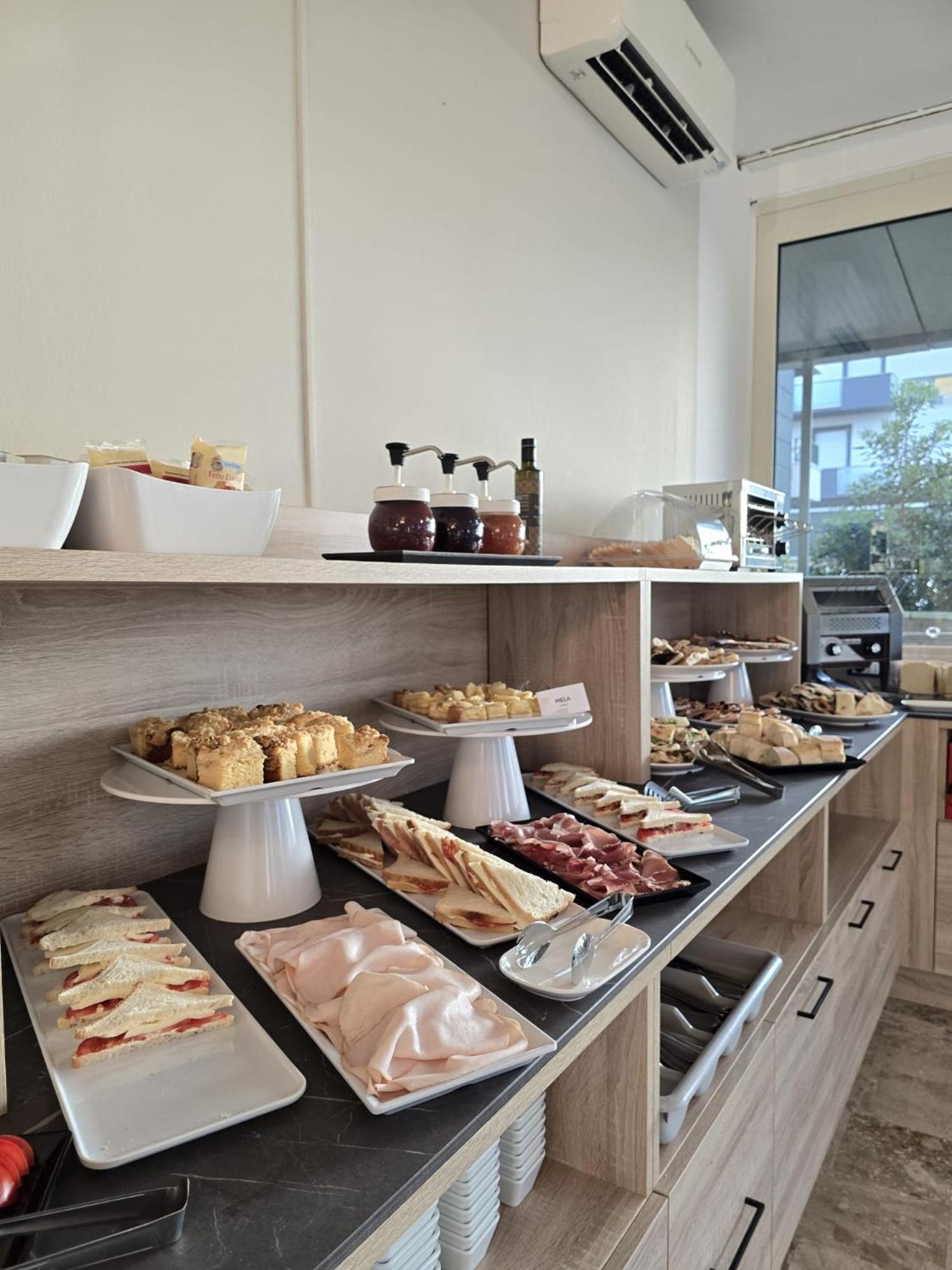 Hotel Helios Beach Milano Marittima Extérieur photo