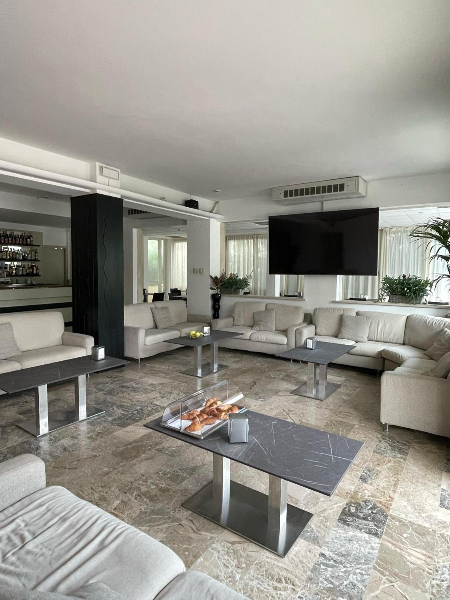 Hotel Helios Beach Milano Marittima Extérieur photo