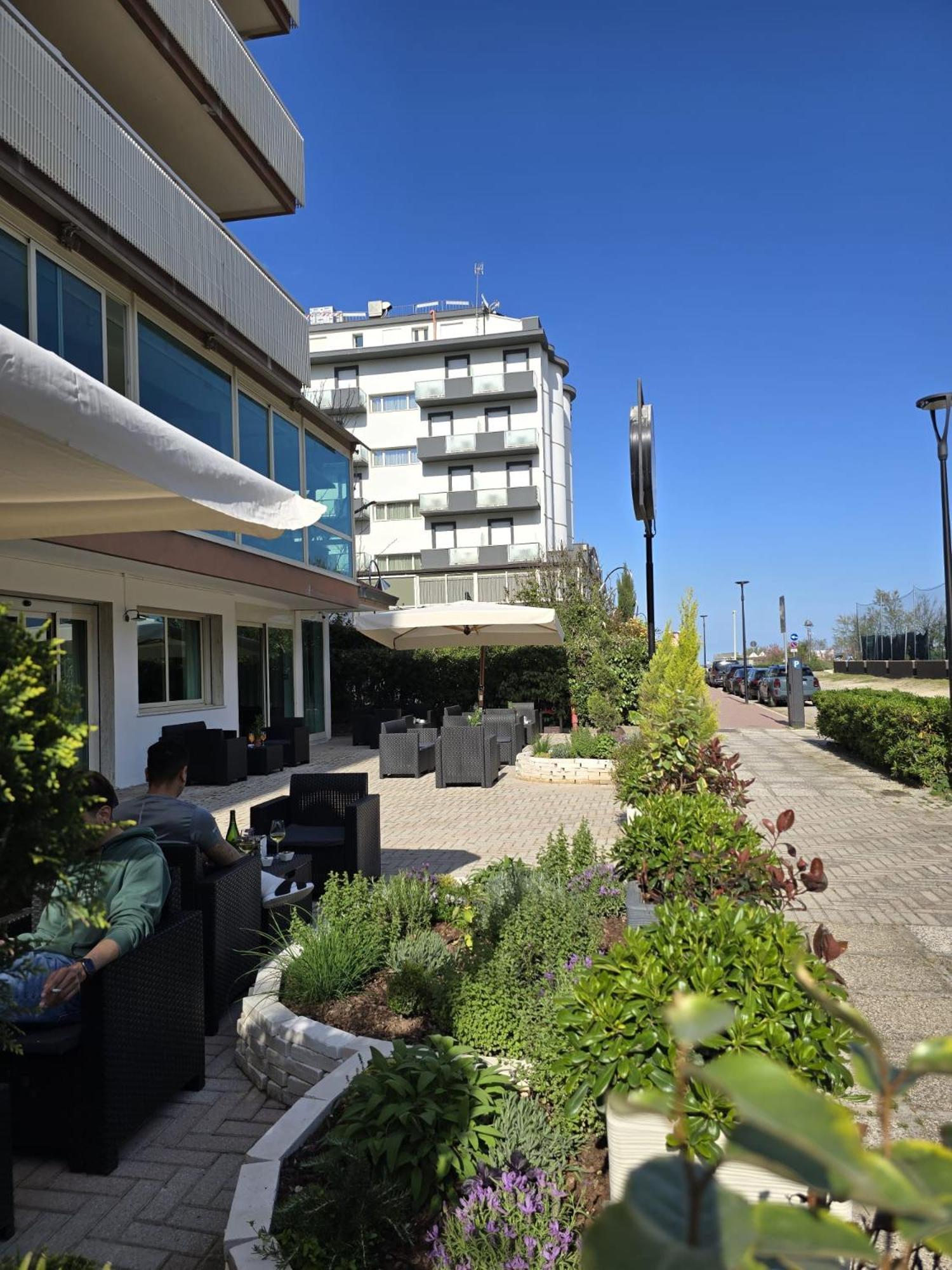 Hotel Helios Beach Milano Marittima Extérieur photo